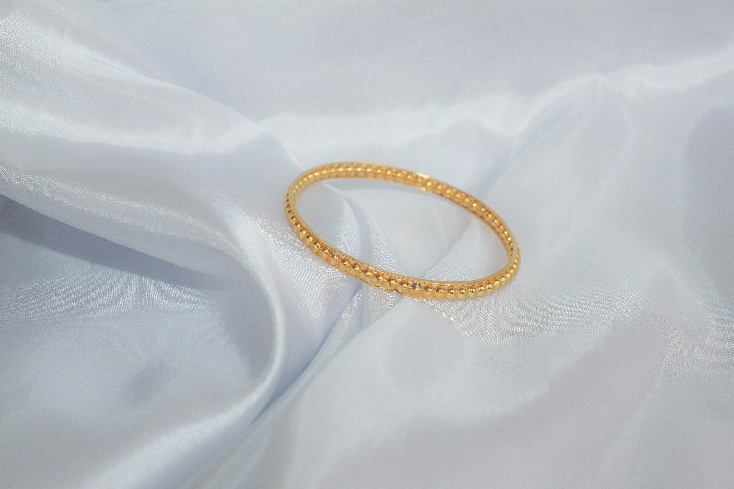 Fine gold chain bracelet