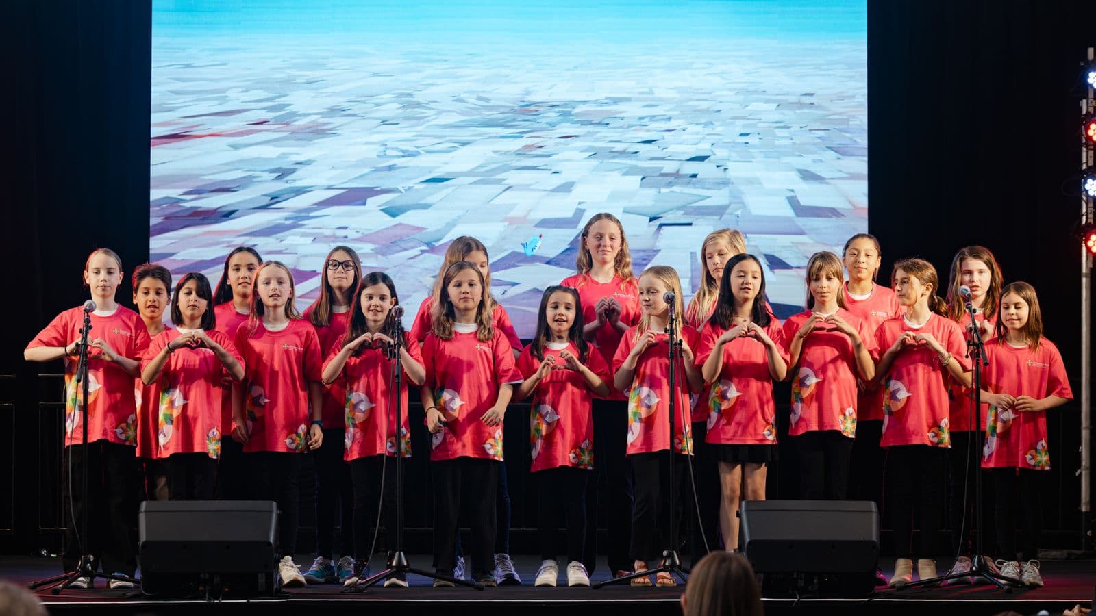 Kids singing